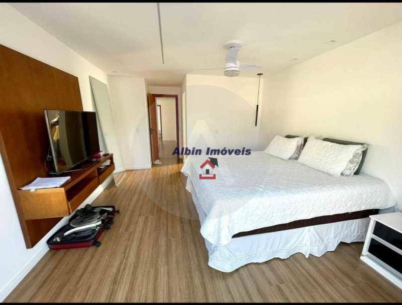 Casa à venda com 4 quartos, 300m² - Foto 14