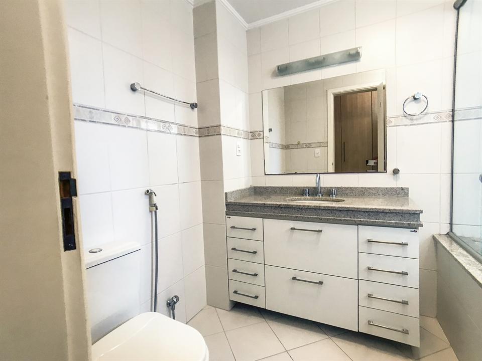 Apartamento para alugar com 3 quartos, 147m² - Foto 16