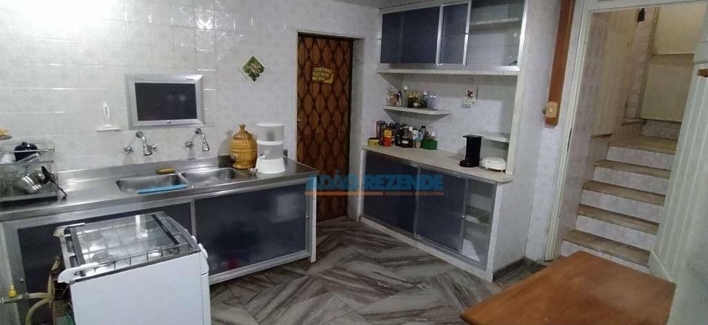 Casa à venda com 8 quartos, 450m² - Foto 21