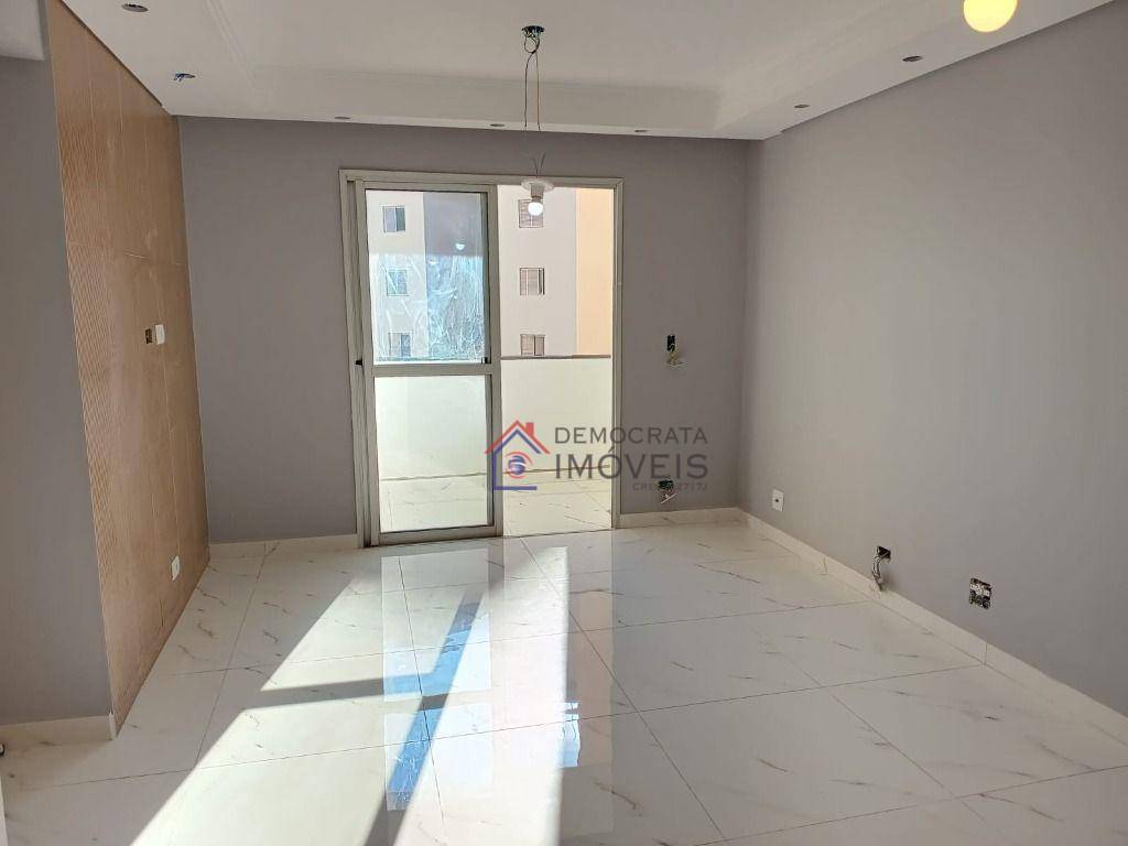 Apartamento à venda com 2 quartos, 62m² - Foto 3