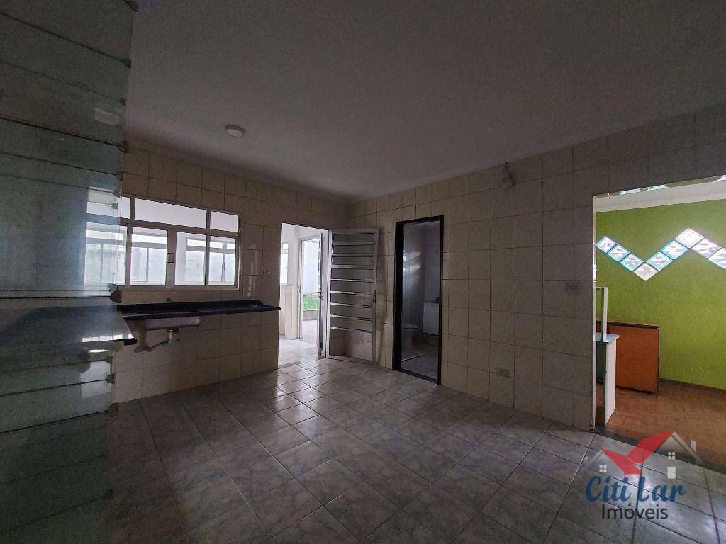 Casa para alugar com 2 quartos, 150m² - Foto 10