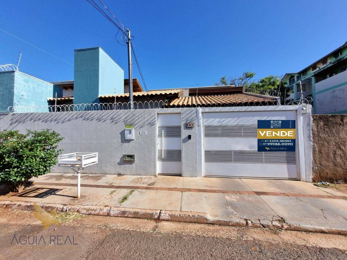 Casa à venda com 4 quartos, 150m² - Foto 1