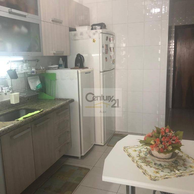 Apartamento à venda com 3 quartos, 139m² - Foto 17