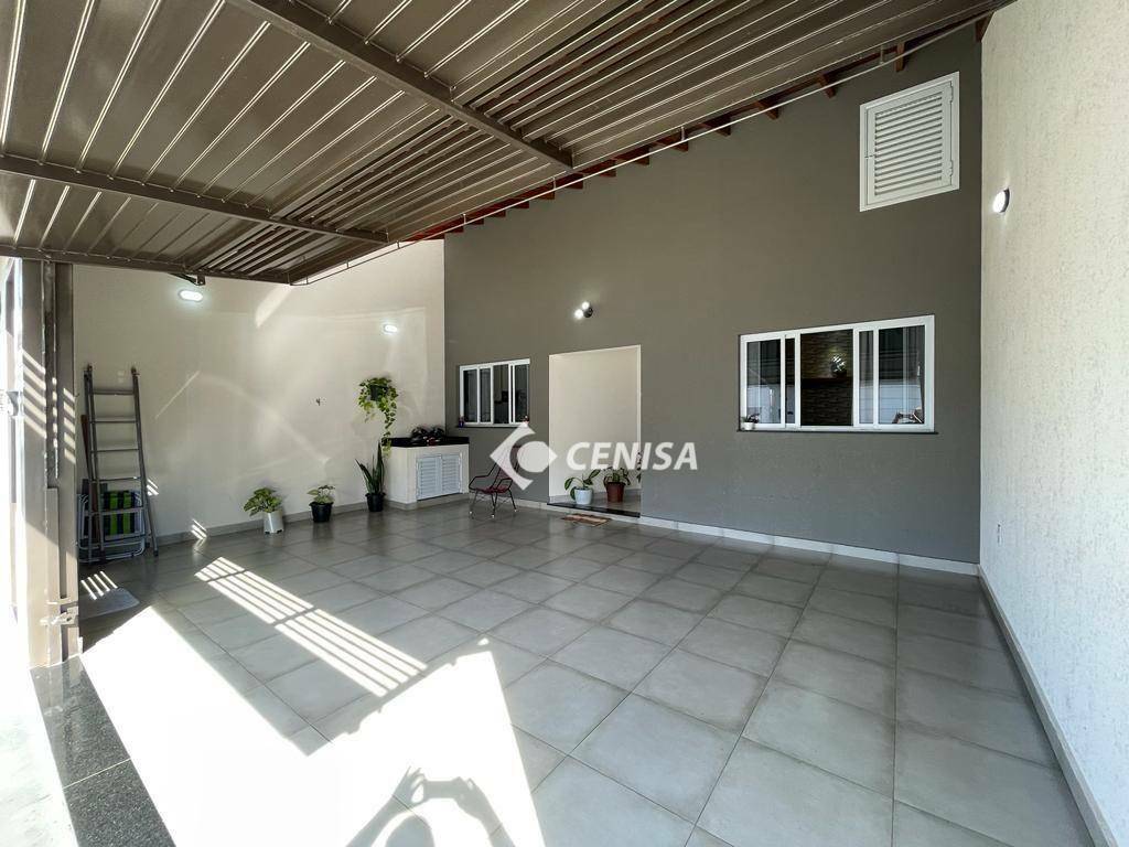 Casa à venda com 3 quartos, 140m² - Foto 2