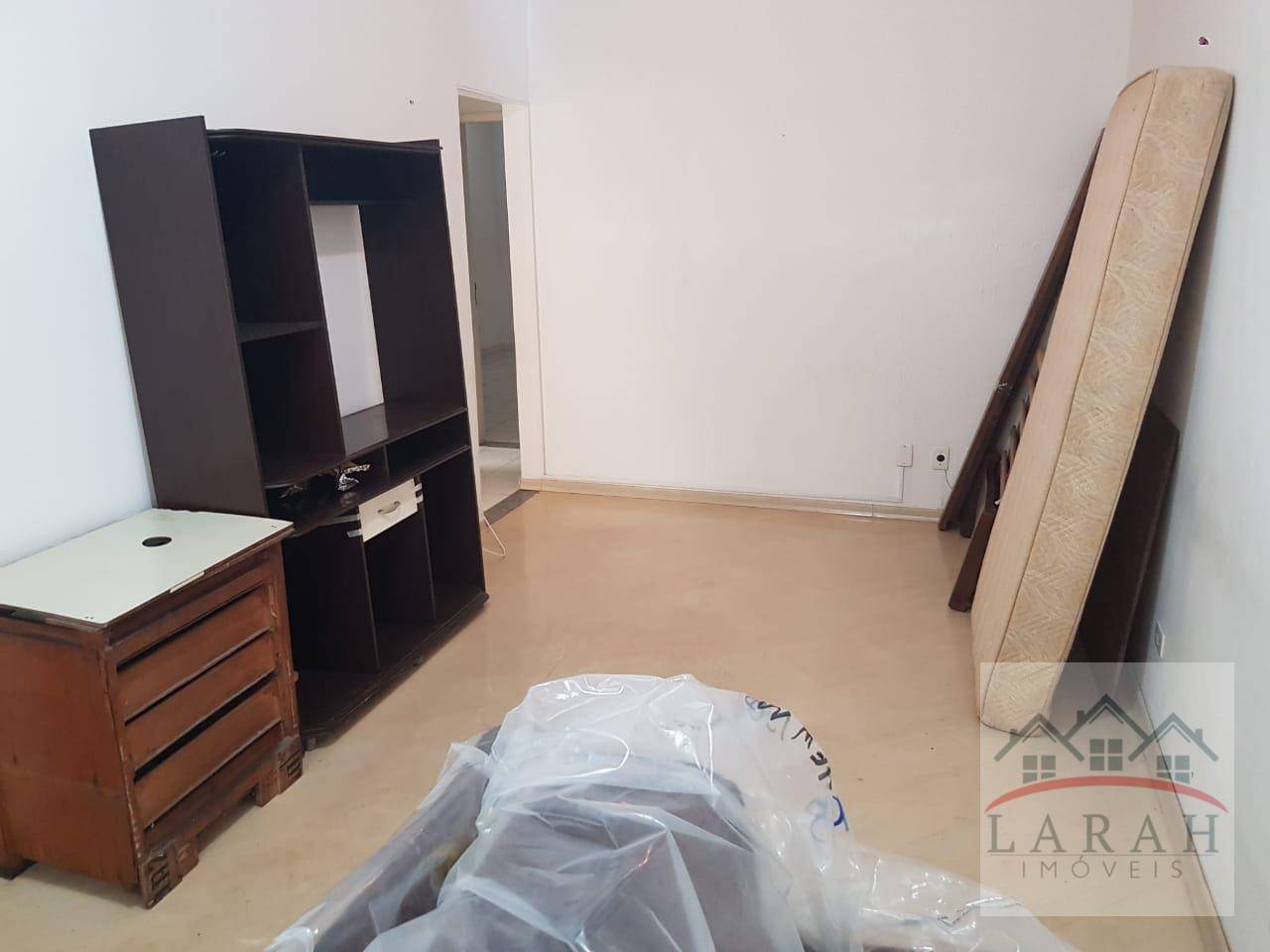 Casa à venda com 3 quartos, 100m² - Foto 4