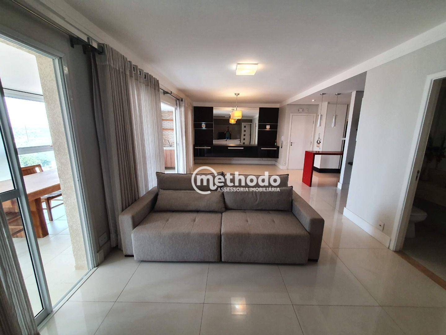 Apartamento à venda com 3 quartos, 137m² - Foto 1