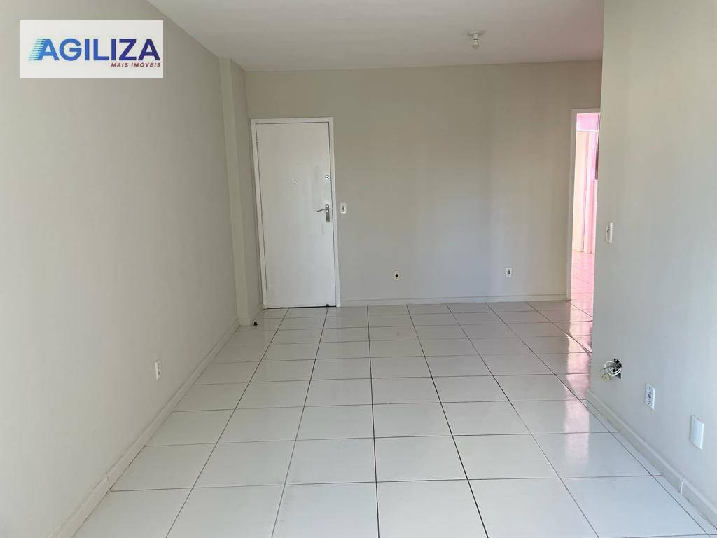 Apartamento para alugar com 3 quartos, 94m² - Foto 6