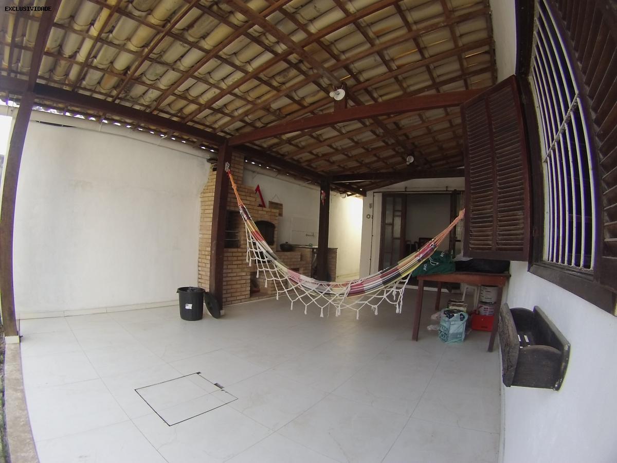 Casa à venda com 2 quartos, 210m² - Foto 3