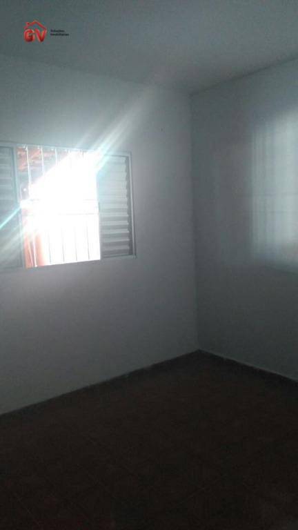 Casa à venda com 2 quartos, 80m² - Foto 3