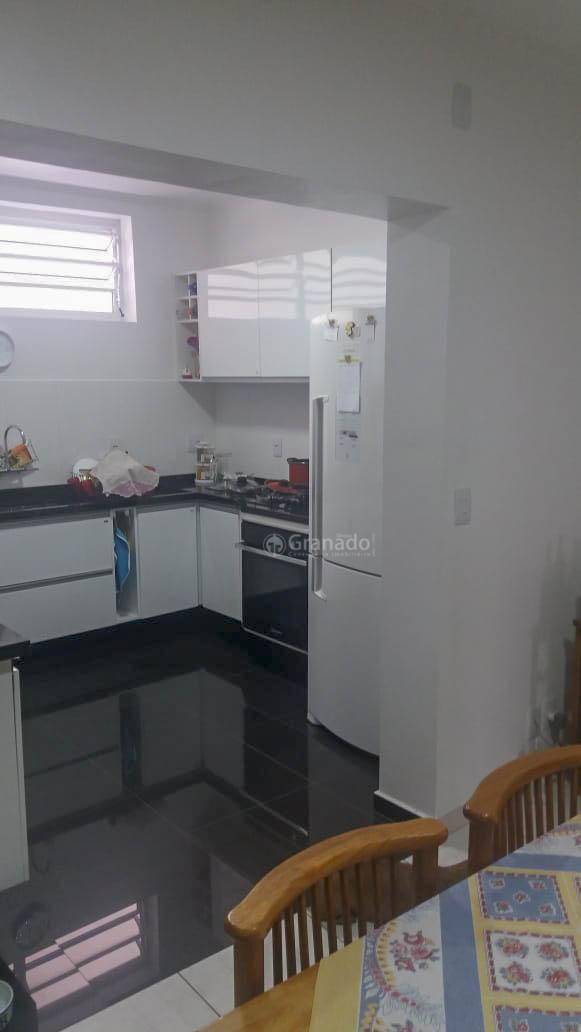 Sobrado à venda com 2 quartos, 234m² - Foto 17