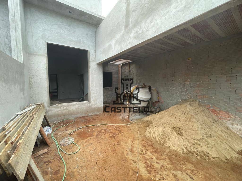 Casa à venda com 3 quartos, 85m² - Foto 2