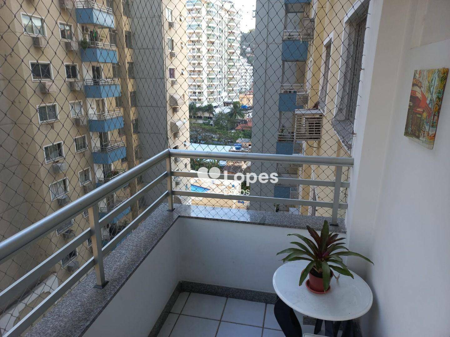 Apartamento à venda com 2 quartos, 75m² - Foto 2