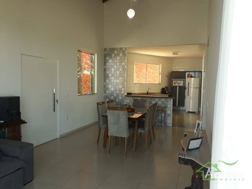 Casa à venda com 3 quartos, 180m² - Foto 3