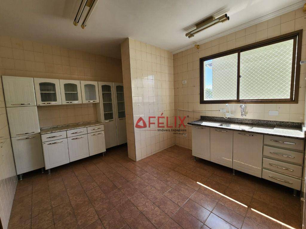 Apartamento à venda com 3 quartos, 111m² - Foto 4