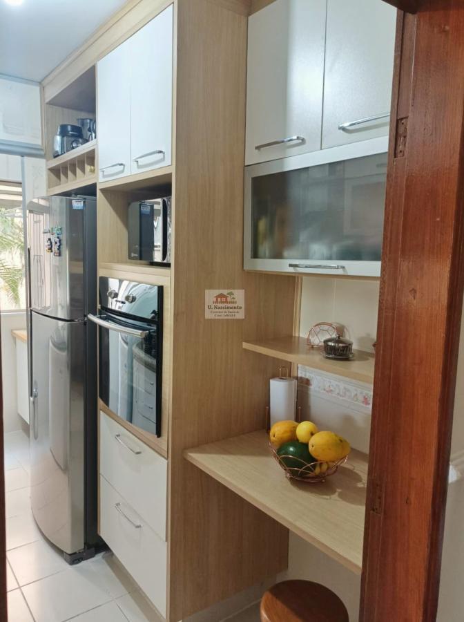 Apartamento à venda com 3 quartos, 74m² - Foto 2