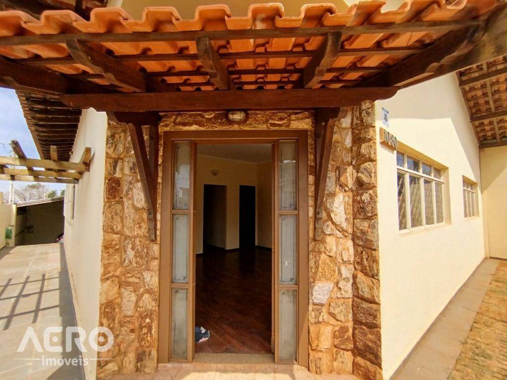 Casa, 4 quartos, 200 m² - Foto 1