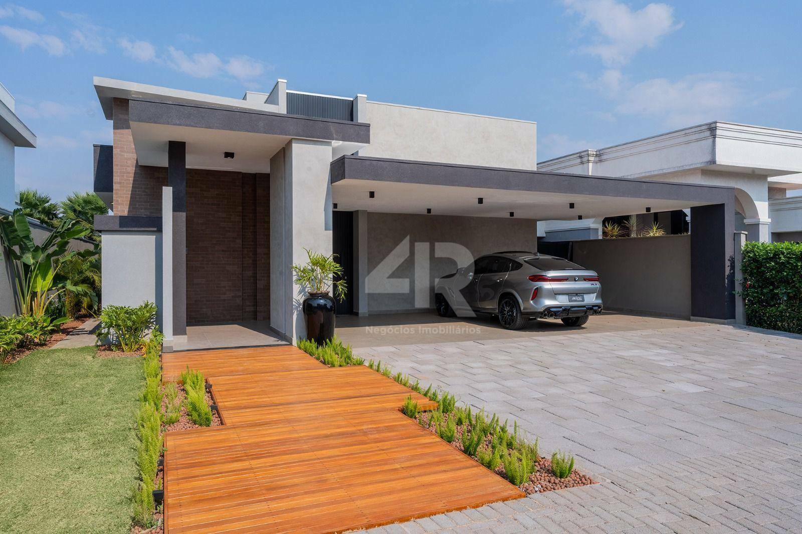 Casa de Condomínio à venda com 4 quartos, 317m² - Foto 2