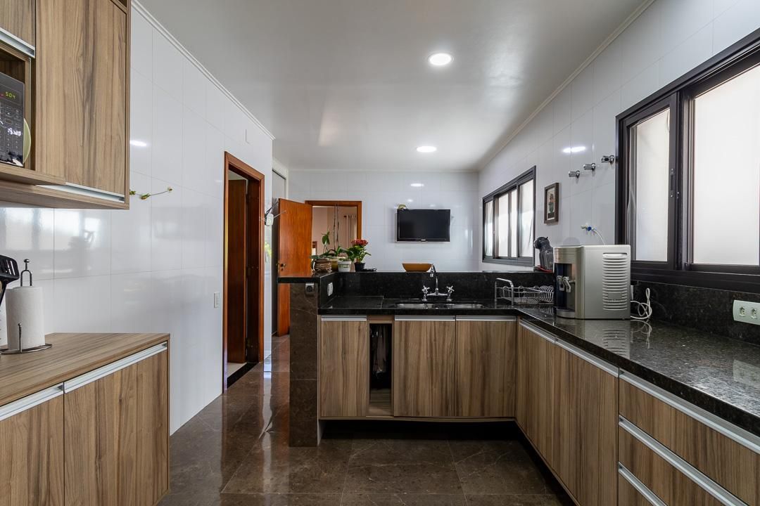 Casa de Condomínio à venda com 4 quartos, 350m² - Foto 22