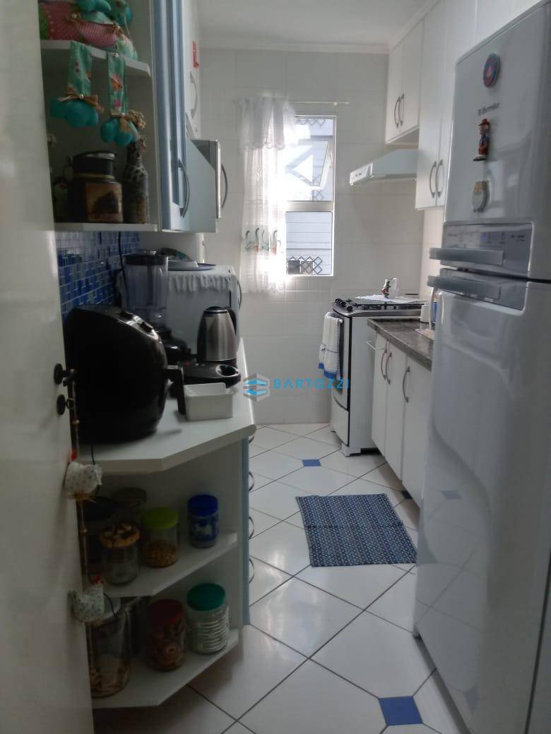 Apartamento à venda com 2 quartos, 63m² - Foto 10