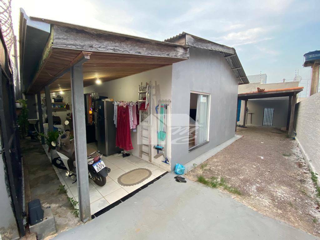 Casa à venda com 2 quartos, 65m² - Foto 1