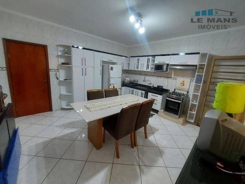 Chácara à venda com 3 quartos, 252m² - Foto 8