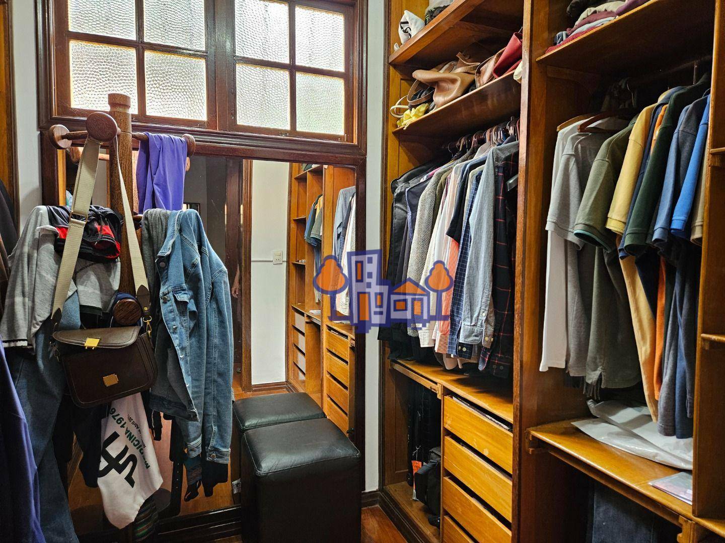 Casa à venda com 4 quartos, 300m² - Foto 13