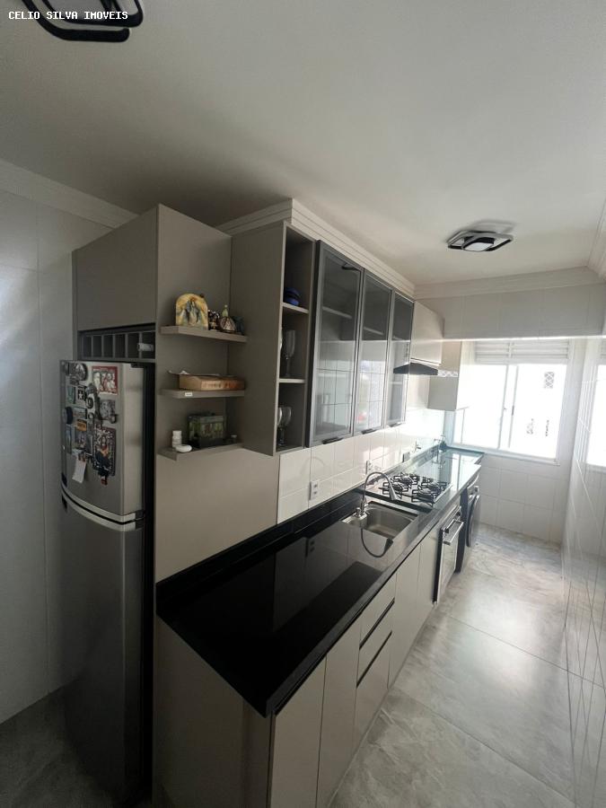 Apartamento à venda com 3 quartos, 74m² - Foto 4