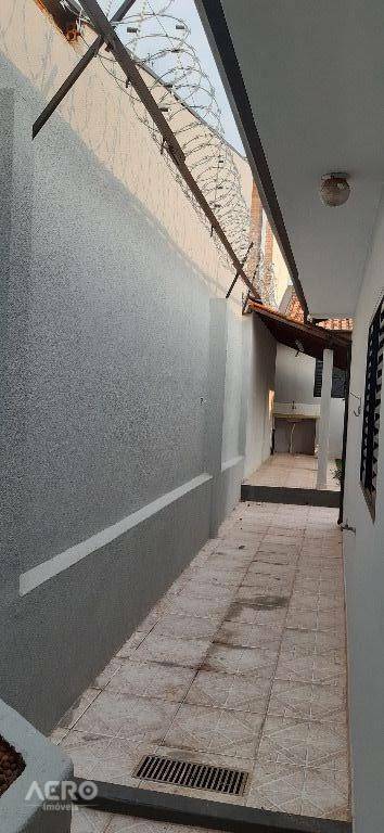 Casa à venda com 3 quartos, 200m² - Foto 17