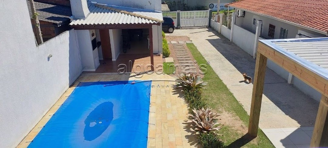 Casa à venda com 5 quartos, 100m² - Foto 2