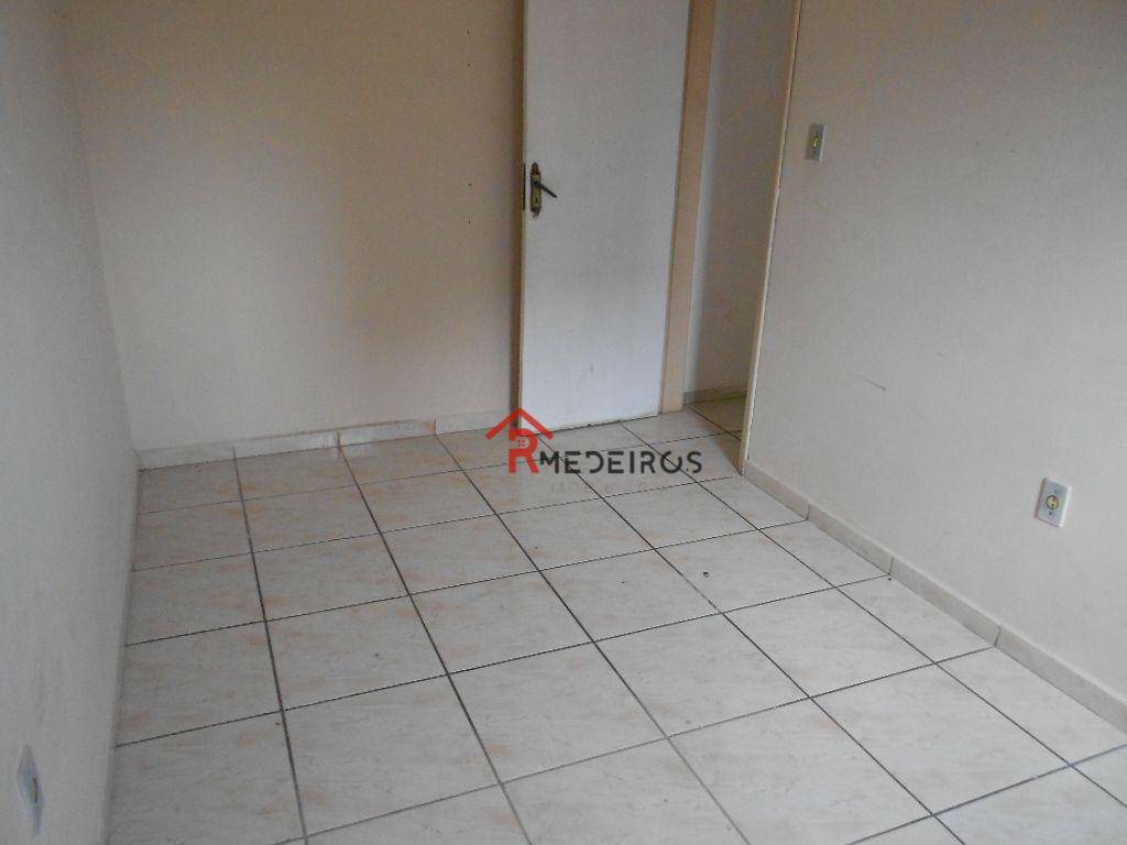 Apartamento à venda com 2 quartos, 42m² - Foto 18