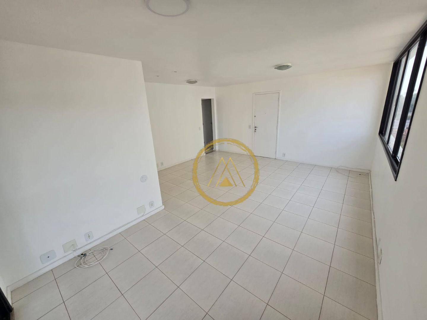 Apartamento à venda com 3 quartos, 105m² - Foto 2