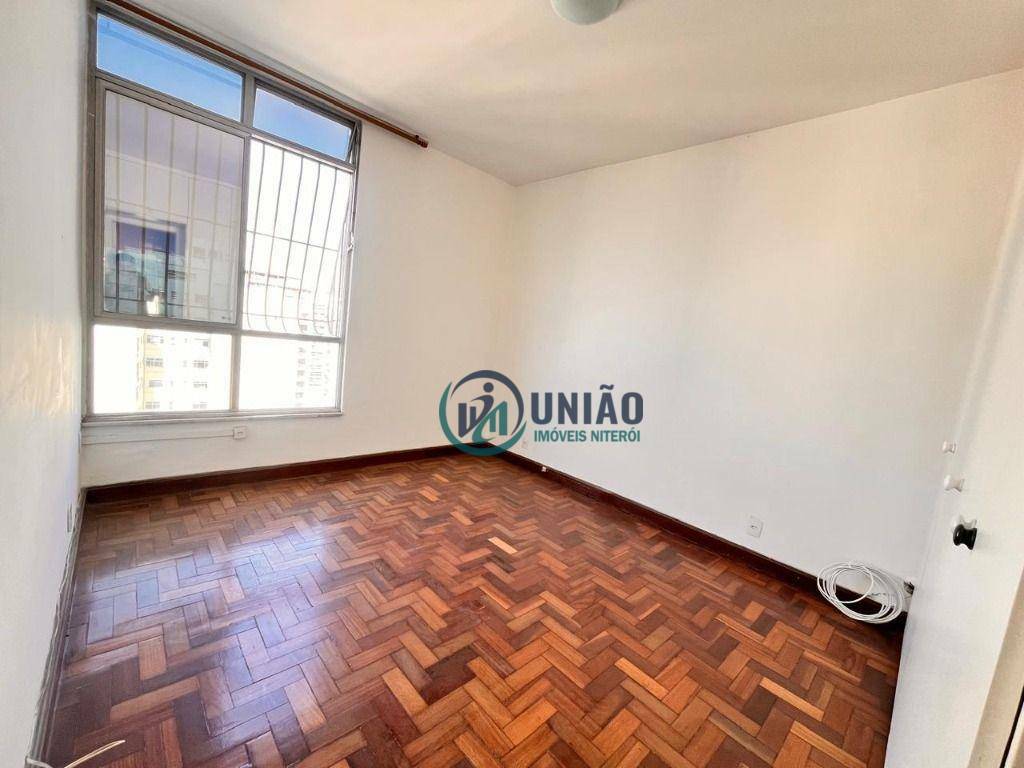 Apartamento à venda com 3 quartos, 130m² - Foto 14