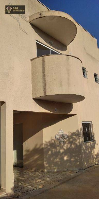 Casa de Condomínio para alugar com 2 quartos, 110m² - Foto 1