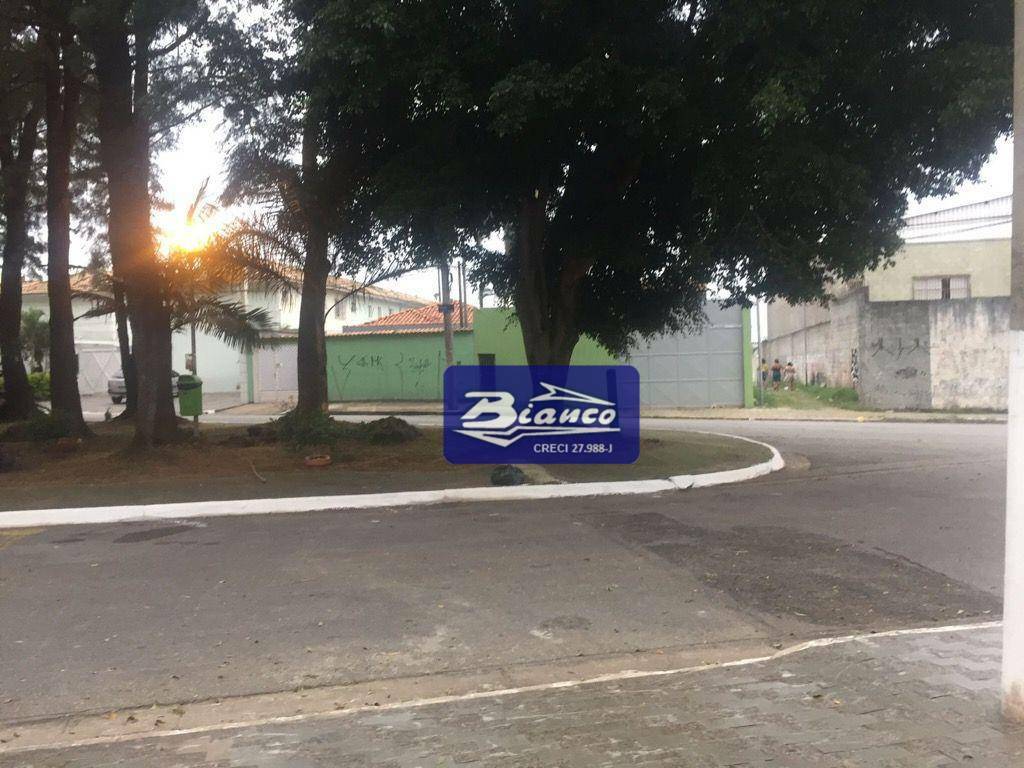 Sobrado à venda com 4 quartos, 414m² - Foto 2