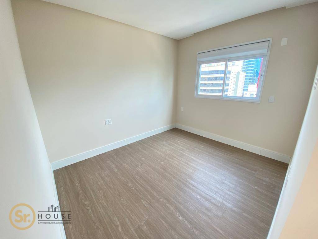 Apartamento à venda com 4 quartos, 156m² - Foto 5