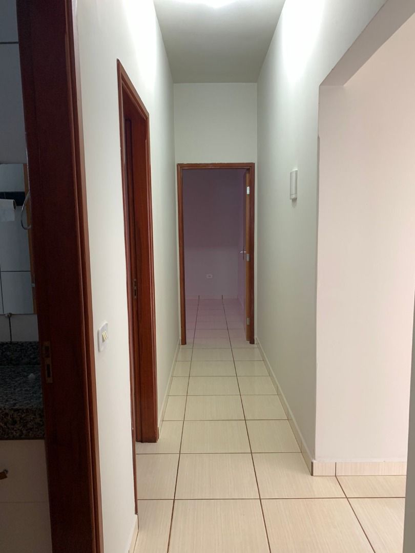 Casa à venda com 3 quartos, 200m² - Foto 3