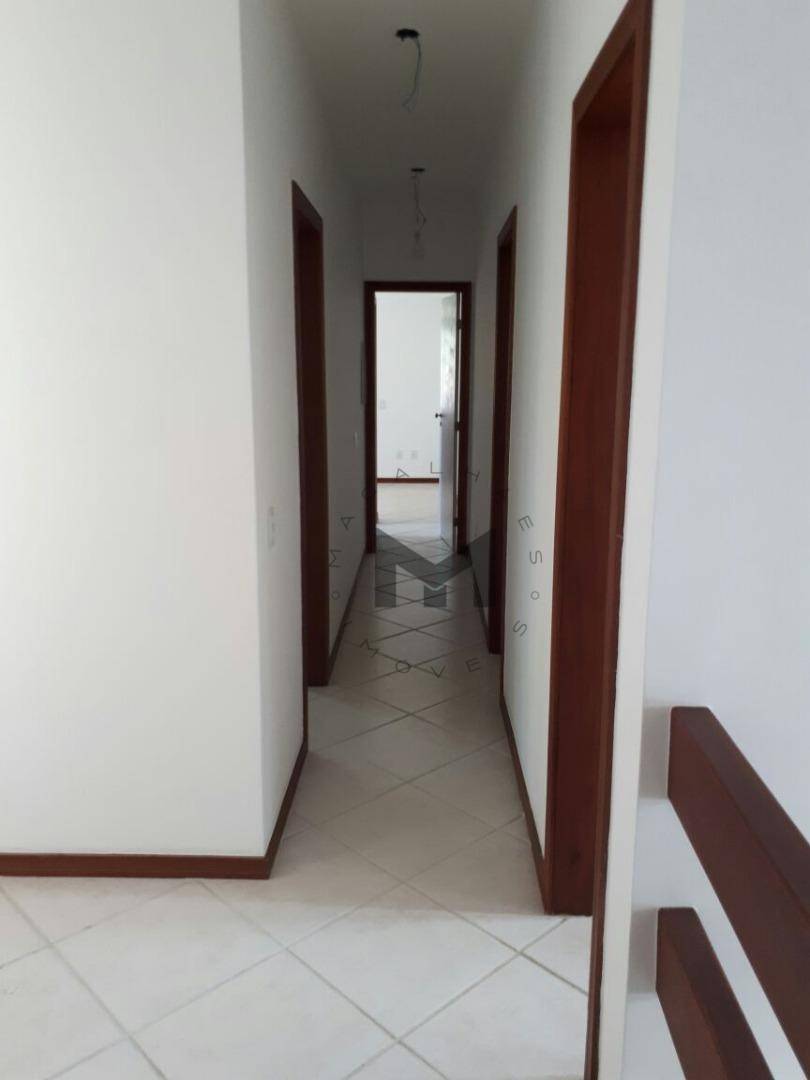 Casa à venda com 4 quartos, 200m² - Foto 13