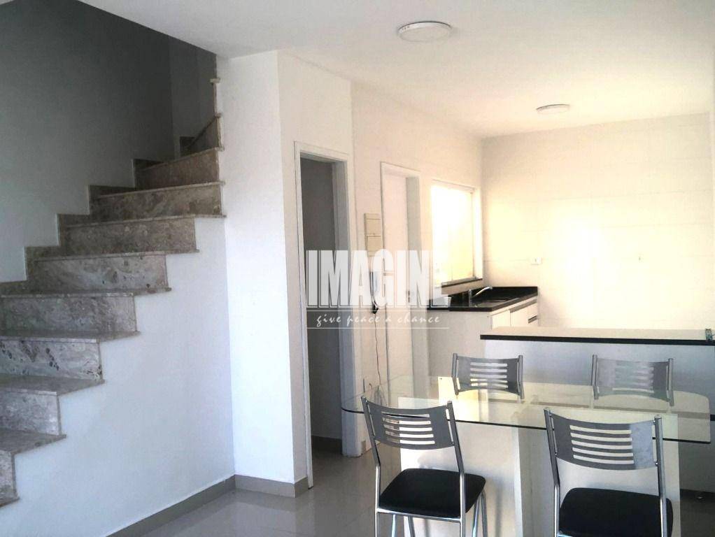 Sobrado à venda com 2 quartos, 94m² - Foto 1