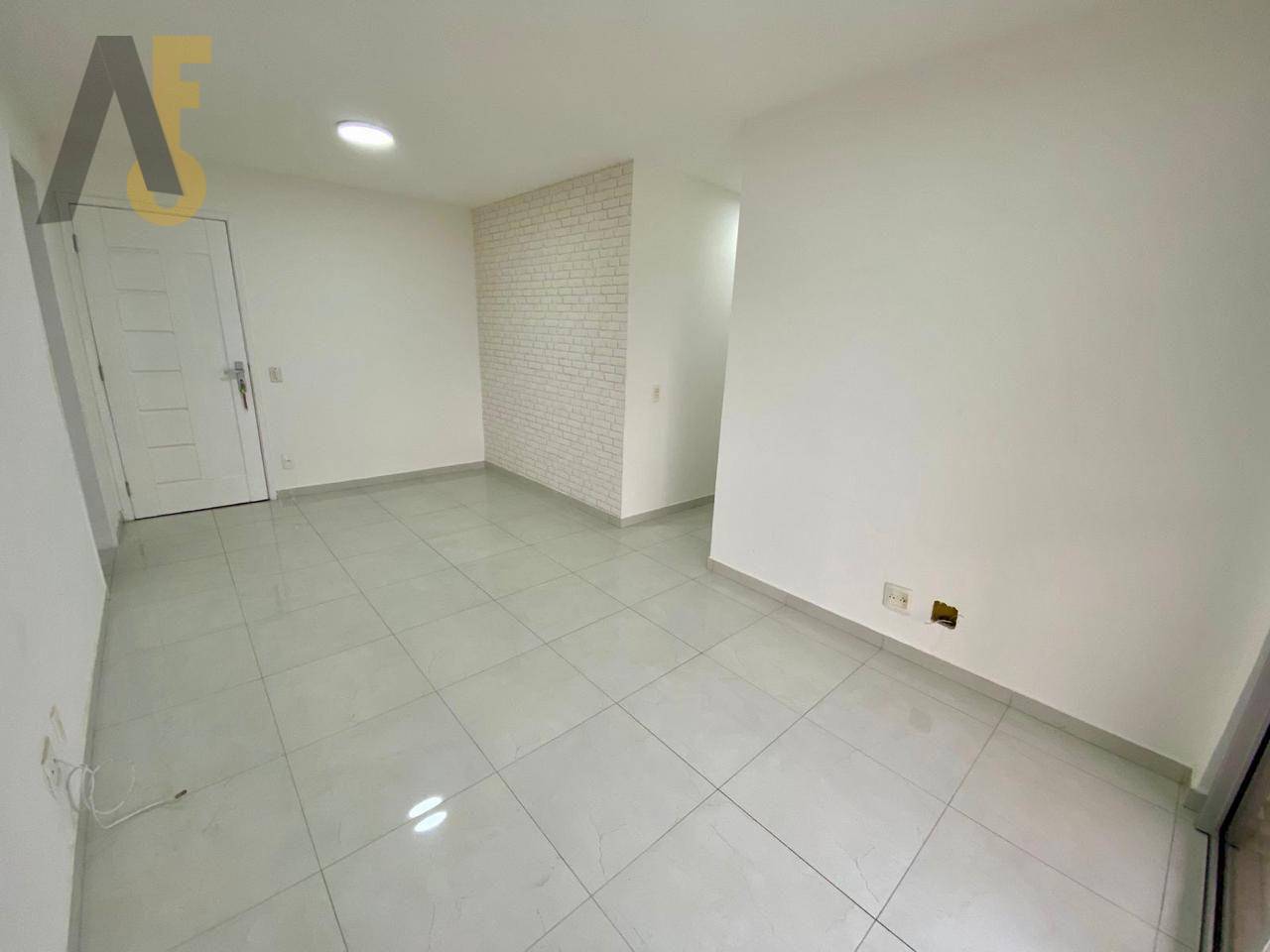 Apartamento à venda com 2 quartos, 64m² - Foto 4