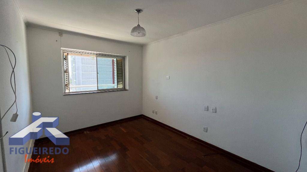 Apartamento à venda com 4 quartos, 197m² - Foto 15