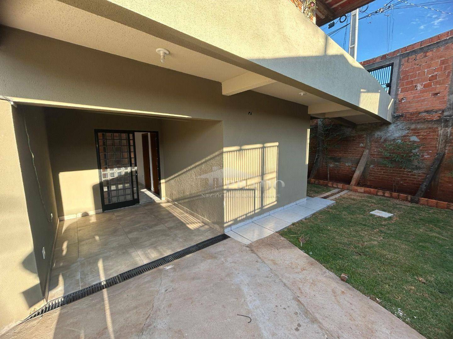 Casa para alugar com 3 quartos, 100m² - Foto 1