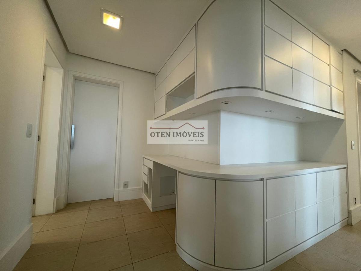 Apartamento à venda com 4 quartos, 233m² - Foto 12