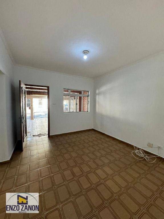 Casa para alugar com 2 quartos, 120m² - Foto 7