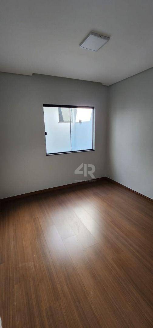 Casa à venda com 3 quartos, 81m² - Foto 4