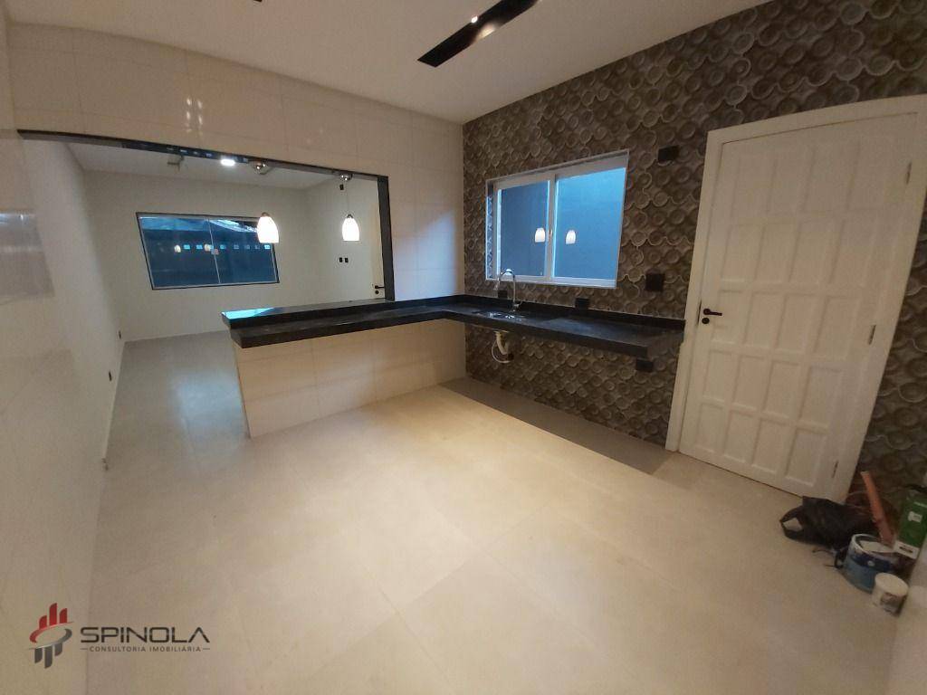 Casa à venda com 2 quartos, 80m² - Foto 15