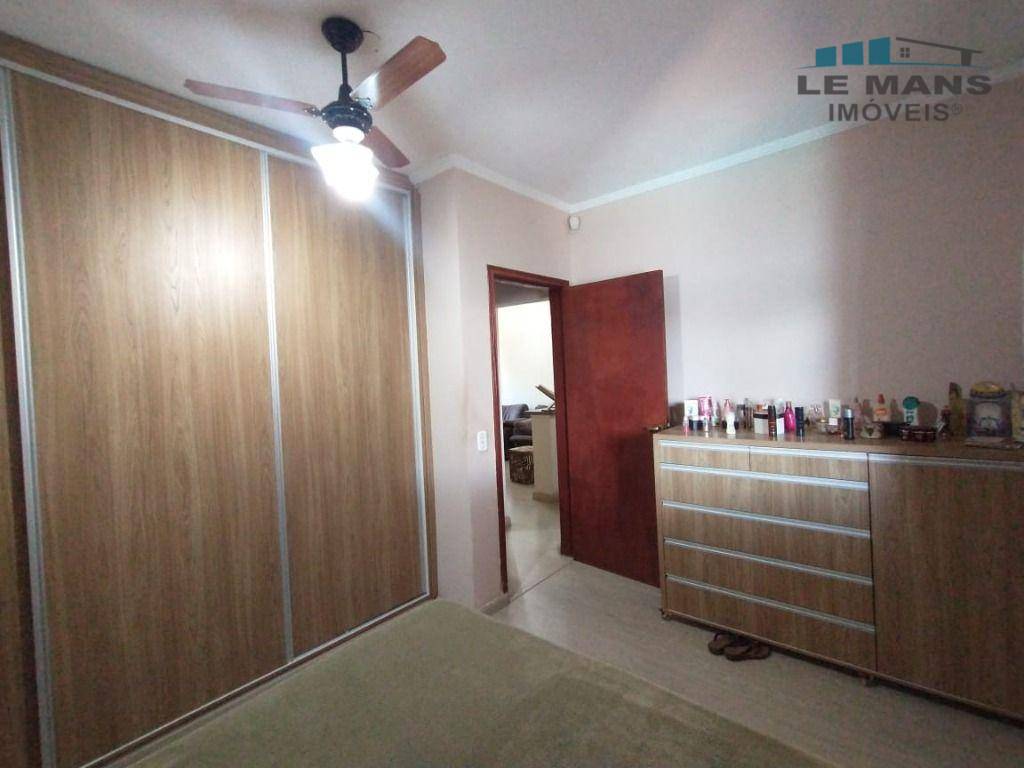 Casa à venda com 1 quarto, 189m² - Foto 11