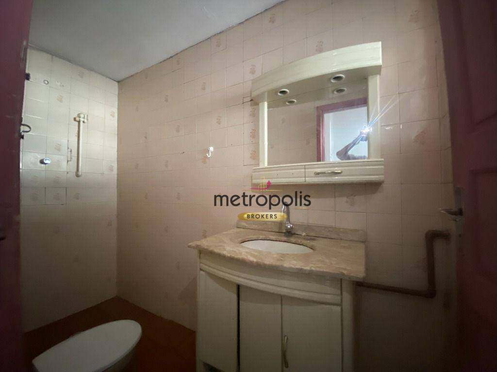 Casa para alugar com 3 quartos, 220m² - Foto 9