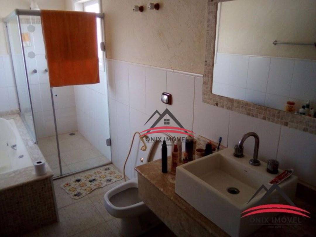 Casa de Condomínio à venda com 4 quartos, 251m² - Foto 17