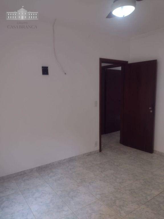 Casa para alugar com 3 quartos, 150m² - Foto 10