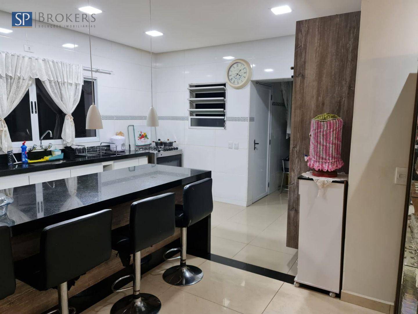 Casa à venda com 3 quartos, 377m² - Foto 15